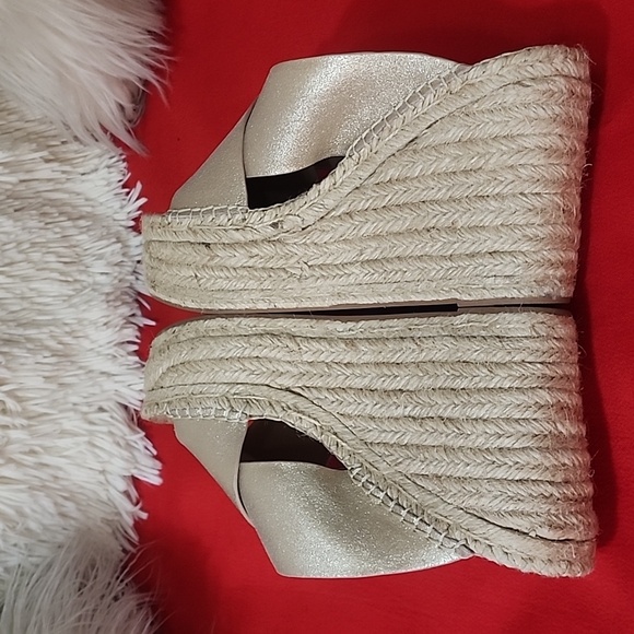 MARC FISHER SANDALS - Picture 9 of 12